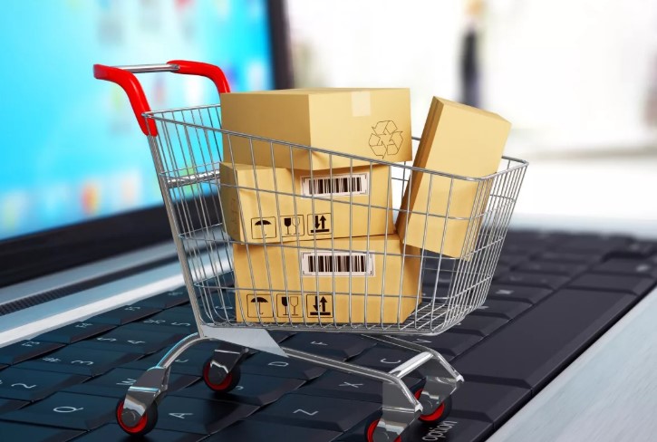 Условие ИНКОТЕРМС 2000, при котором продавец обязан за свой счет поставить товар на борт судна, зафрахтованного покупателем, в согласованном порту погрузки, в установленный срок — это