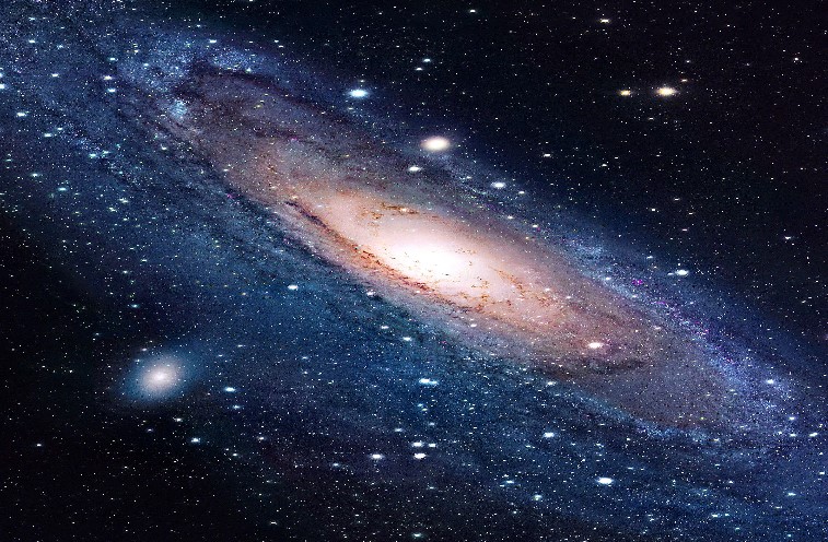 В чем измеряется расстояние между галактиками: