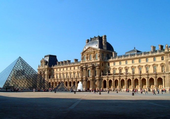 В каком городе находится большая часть экспозиции знаменитого музея восковых фигур мадам Тюссо?