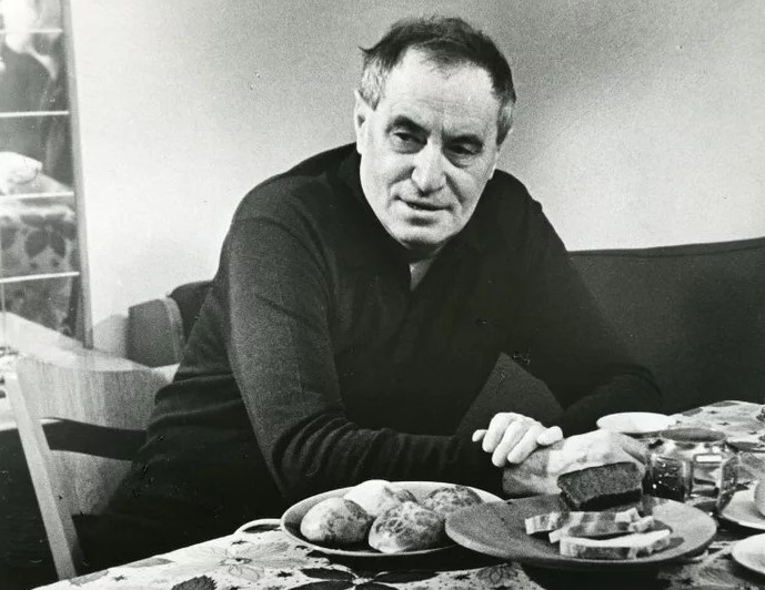  Годы жизни Валентина Катаева.