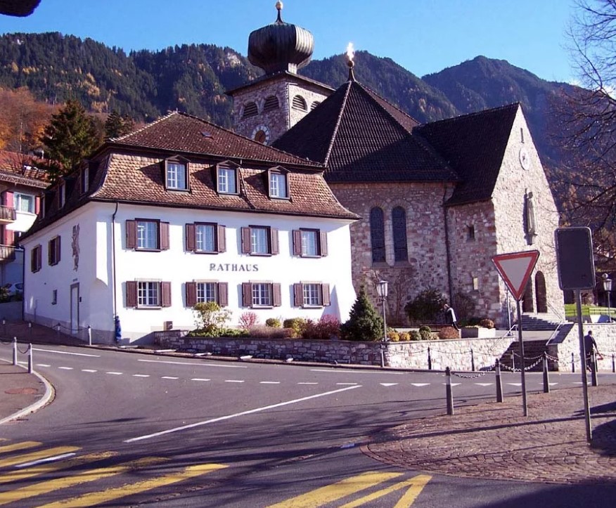 С каким из перечисленных государств у Лихтенштейна нет общей границы?