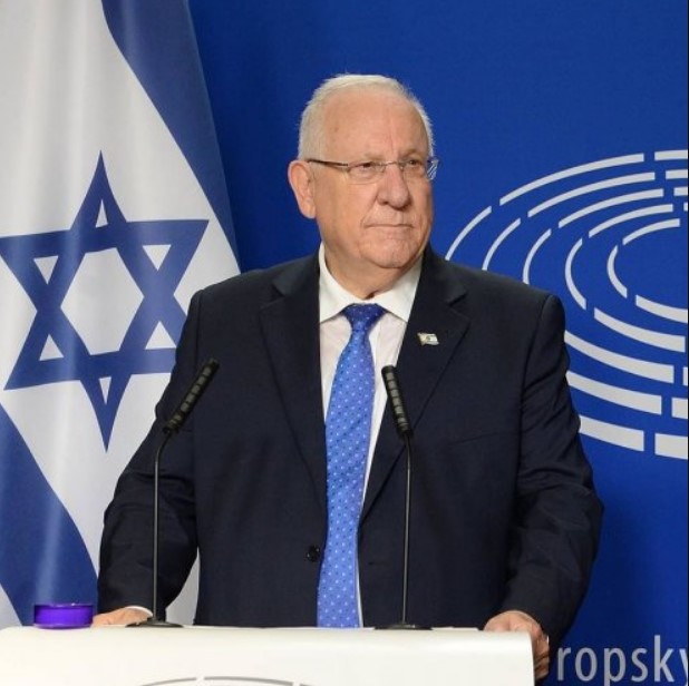 Президентом этого государства на 2019 год был Реувен Ривлин, а премьер-министром Биньямин Нетаньяху. Это — ...