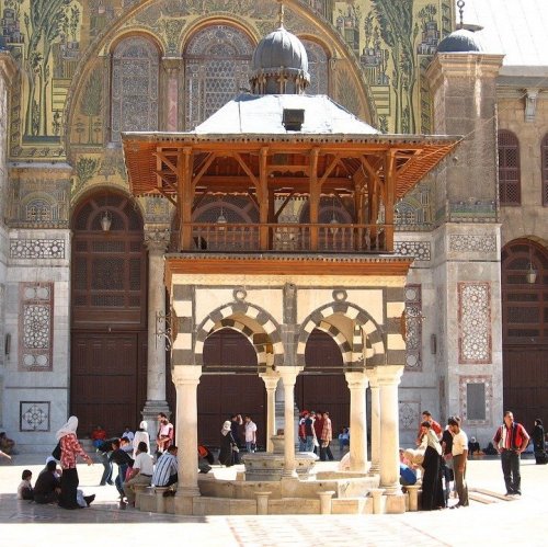 Дамаск — древнейшая из современных столиц мира. К какому времени относятся первые упоминания об этом городе?