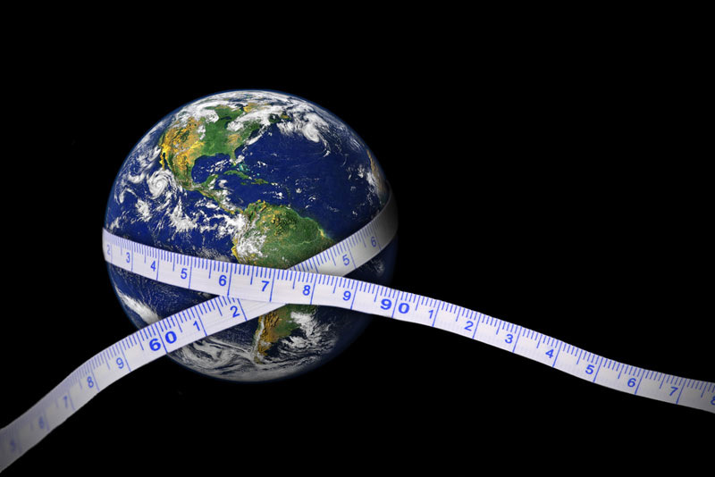 Какова приблизительная длина экватора Земли?