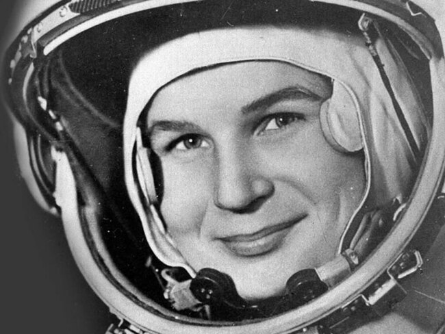 Эта женщина – символ беспредельных возможностей человека. Обычная ткачиха, прошедшая строгий отбор в космический отряд, стала первой в мире женщиной-космонавтом.