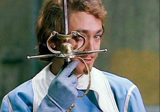 «— Так кто ж ты, наконец? — Я — часть той силы, что вечно хочет зла и вечно совершает благо». В каком романе в качестве эпиграфа были использованы слова Гете из «Фауста»?