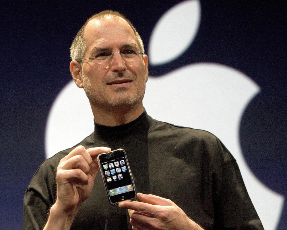 Сооснователя Apple Стива Д﻿жобса на самом деле усыновили.