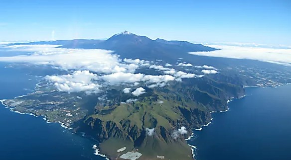 Какой из этих архипелагов  принадлежит Испании?