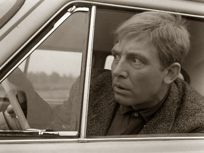 Кого изначально планировали взять на роль обаятельного афериста Деточкина в фильме Эльдара Рязанова «Берегись автомобиля»?
