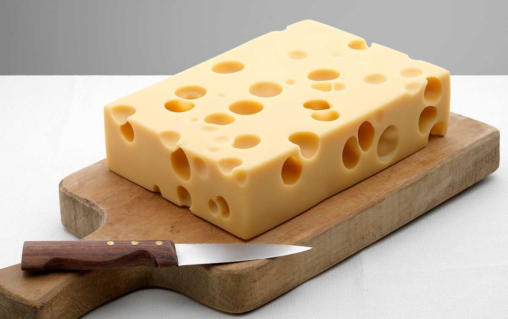 А как называются дырки в швейцарском сыре?