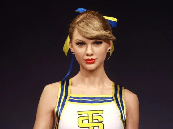 Это настоящая Тейлор или ее копия?