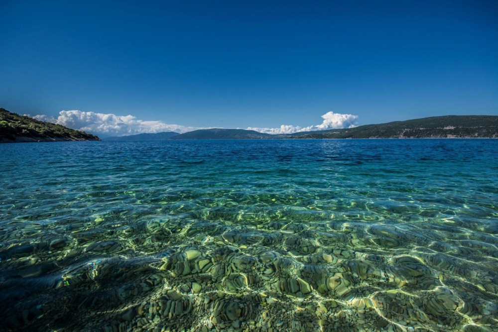 В каком океане находится остров Пасхи со знаменитыми каменными истуканами?