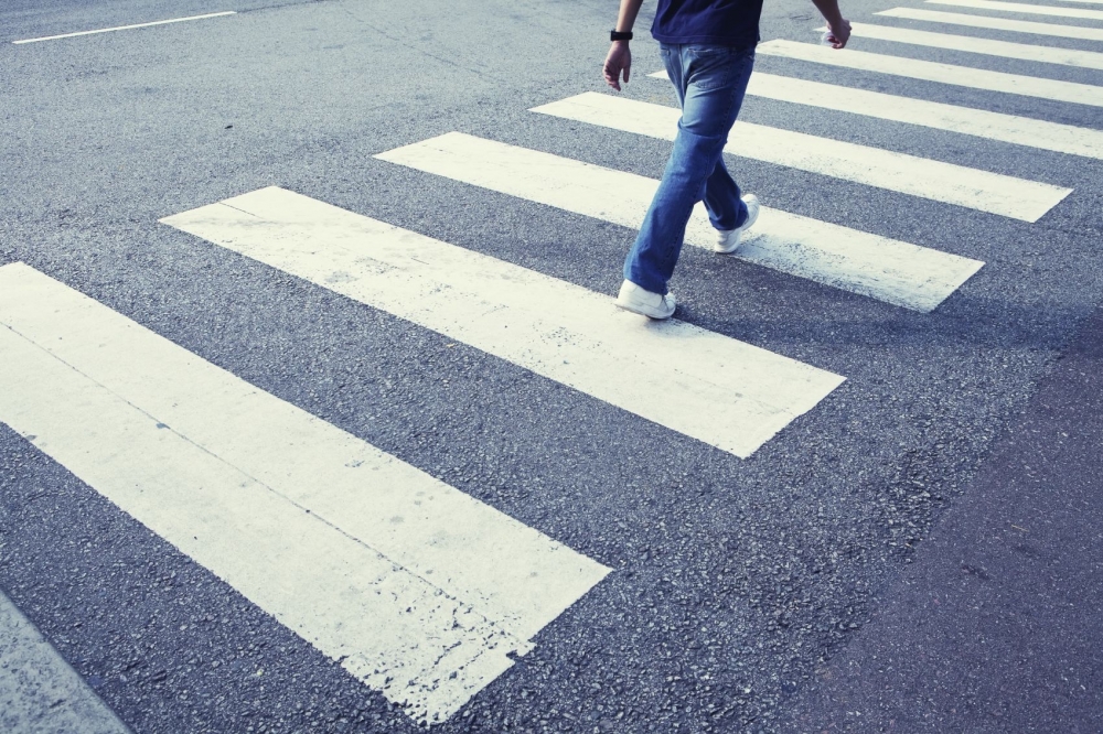 Что должен сделать пешеход, прежде чем перейти улицу: