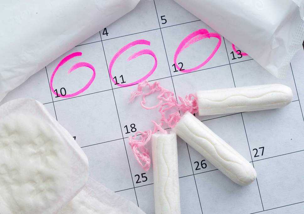 Как называется самая первая менструация в жизни?