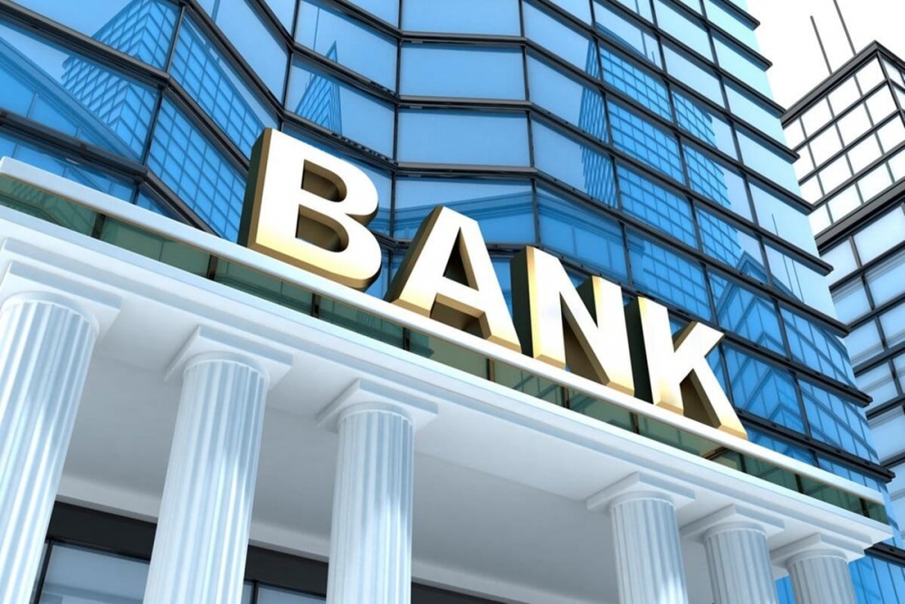 В основе выделения…банков лежит признак банка по организационно-правовой форме.