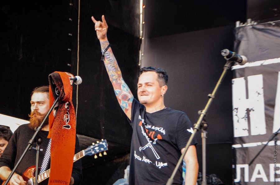 Как называется песня?