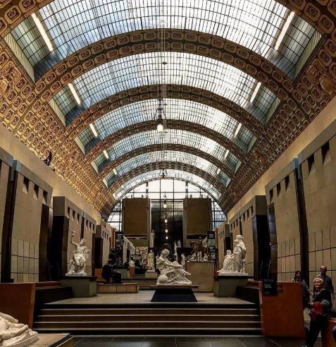 Частью какого музея Нью-Йорка является Институт костюма, основанный Эйлин Бернстайн и Айрин Левисон?