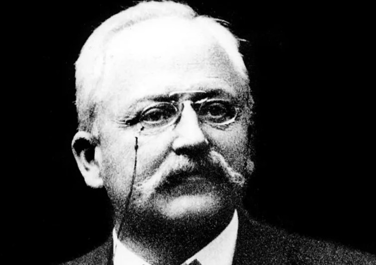 Кто является основателем компании Peugeot?