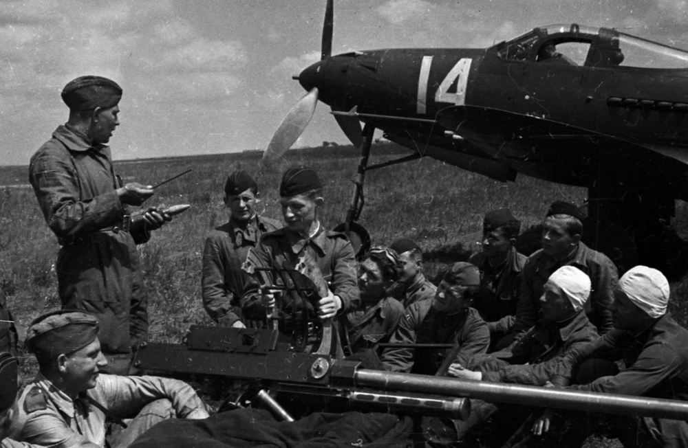 Выберите дату начала и окончания Смоленского сражения советских войск против немецкой группы армий «Центр» и части сил группы армий «Север».