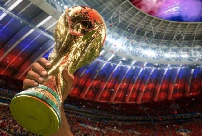 С какой периодичностью проводится чемпионат мира по футболу ФИФА?