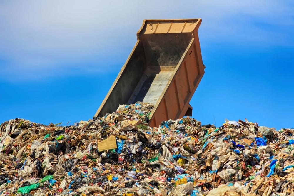 В какой стране запрещено организовывать мусорные свалки?