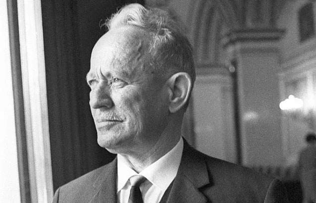 Какое произведение не принадлежит Михаилу Шолохову?