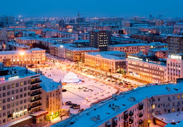 Кто изображен на полном гербе Якутска?