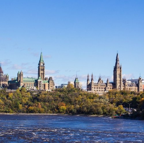 Это государство имеет самую длинную береговую линию в мире.