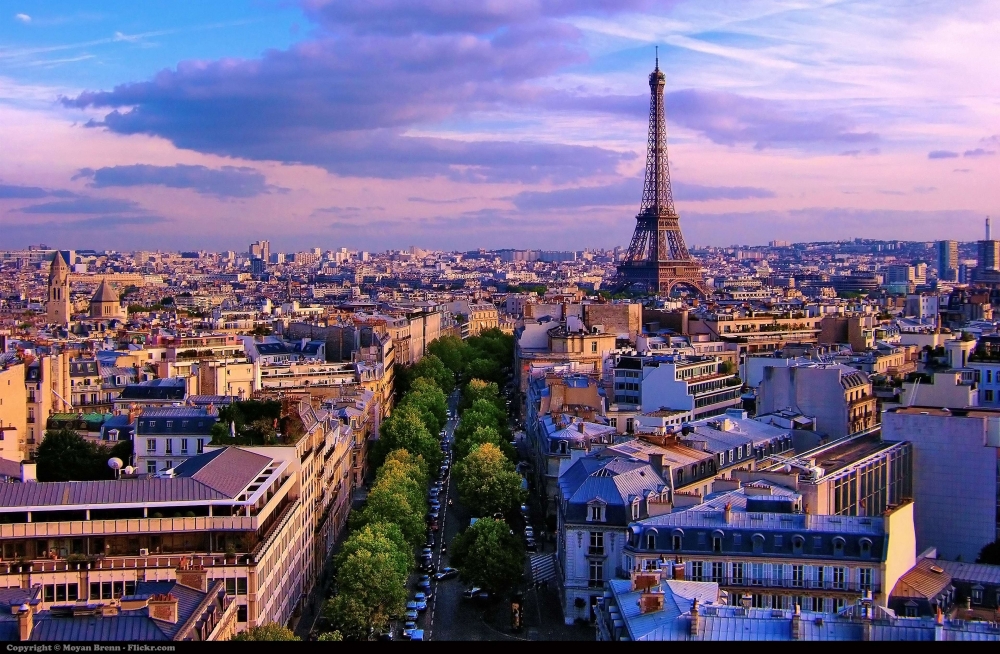  Как называется площадь в Париже, название которой происходит от крепости, разрушенной во время Великой французской революции?