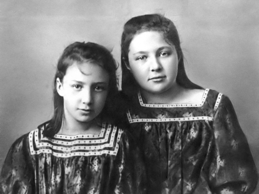 Как в детстве в семье называли советскую писательницу, сестру Марины Цветаевой Анастасию Цветаеву?