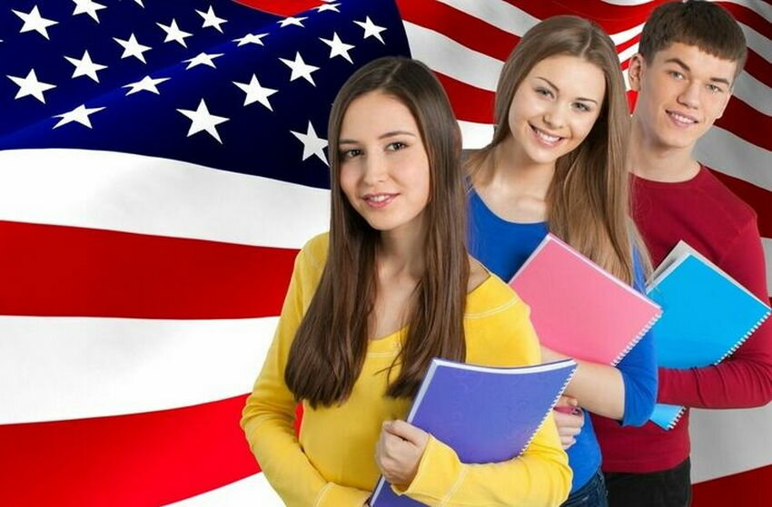 Present Participle Active, если сравнивать его с русским языком, соответствует ...