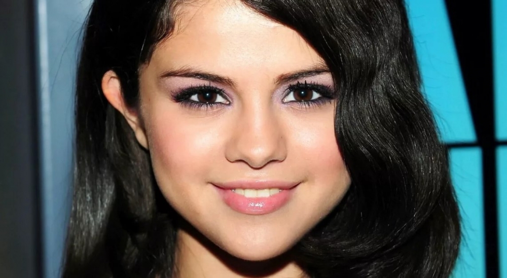 Это настоящая Селена или ее копия?