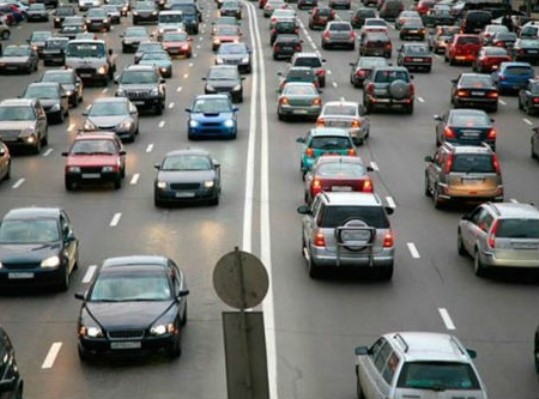 Вам следует привыкнуть к левостороннему движению, если вы окажетесь на дорогах…