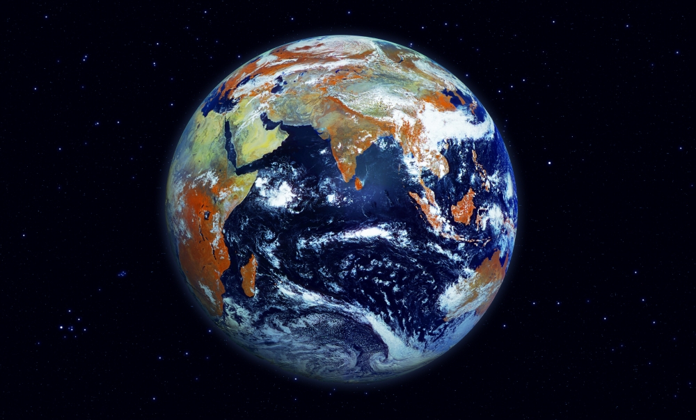 Естественный спутник Земли, единственное крупное небесное тело, которое вращается вокруг Земли: