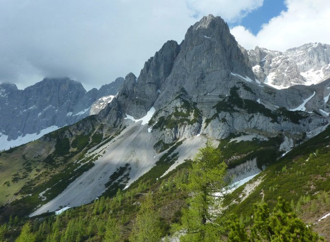 Кем был Джордж Эверест, чьё имя было присвоено Джомолунгме геодезической службой Британской Индии?