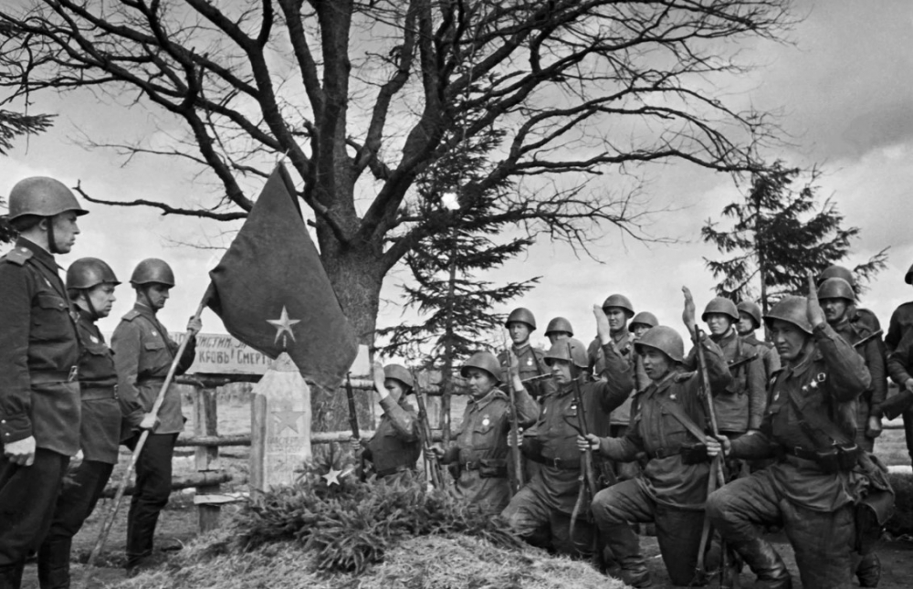  С какого и по какое число проходила Героическая Оборона Севастополя и битва за Крым?