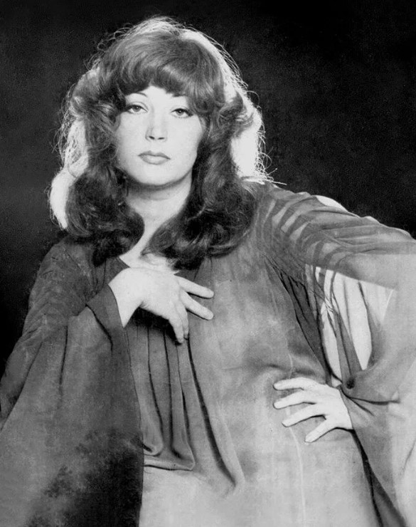 Сколько всего песен в репертуаре этой певицы?