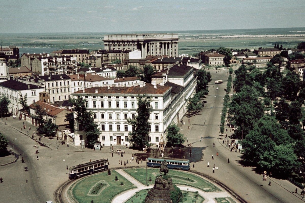 Первая Сибирская олимпиада, которая состоялась в 1920 году прошла в ...