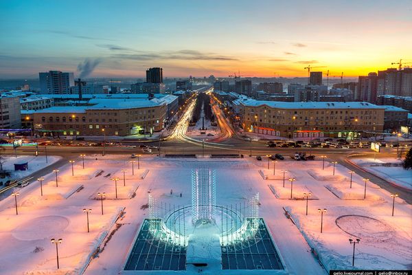 В этом молодом сибирском городе много уникального. Зоопарк является самым большим в России. Эмблемой его стал снежный барс. Многие животные содержатся в неволе и размножаются только в зоопарке этого города. Назовите этот город