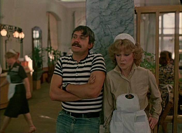 Сколько Платон Рябинин должен был заплатить за комплексный обед, который не ел?