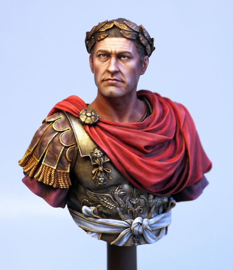 Юлий Цезарь на голове носил венок, чтобы скрыть тот факт, что у него есть плешь.