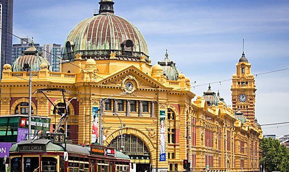 Этот город обладает крупнейшей в мире трамвайной сетью. 