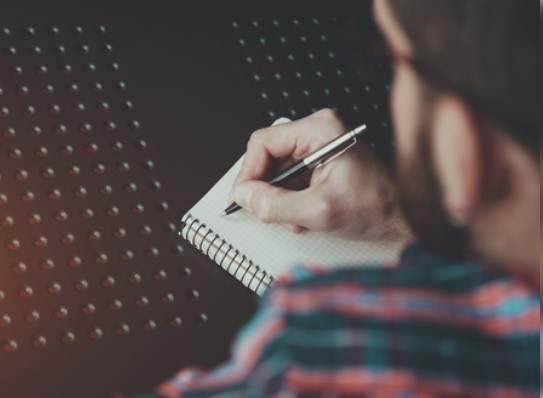 В каком единственном варианте указано причастие?