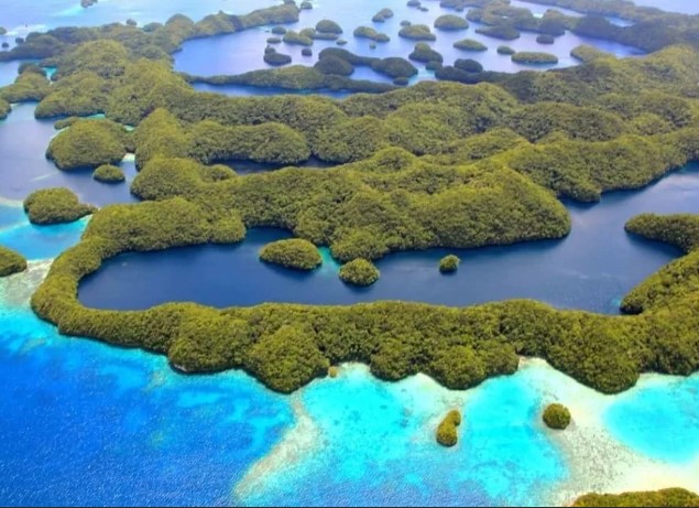 Какой из архипелагов расположен в Индийском океане?