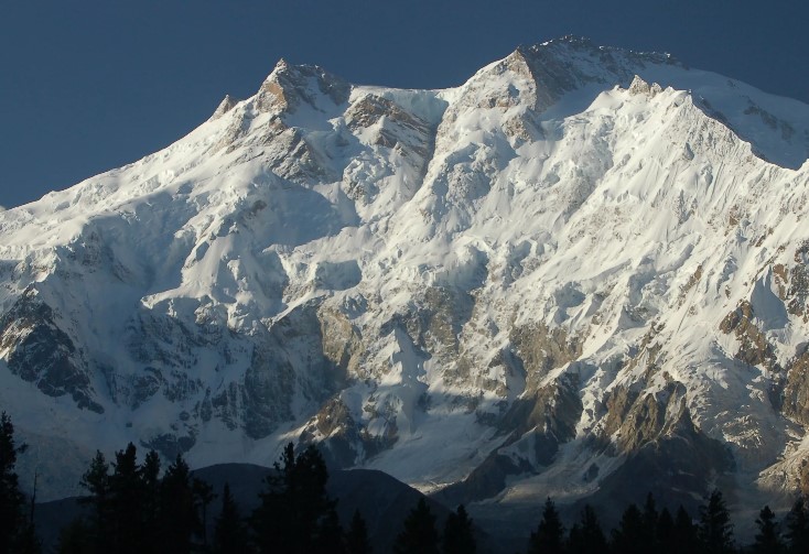 Вторая по высоте горная вершина Земли — это ...