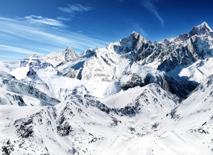 Сколько всего вершин Земли достигают высоты свыше 8000 метров?