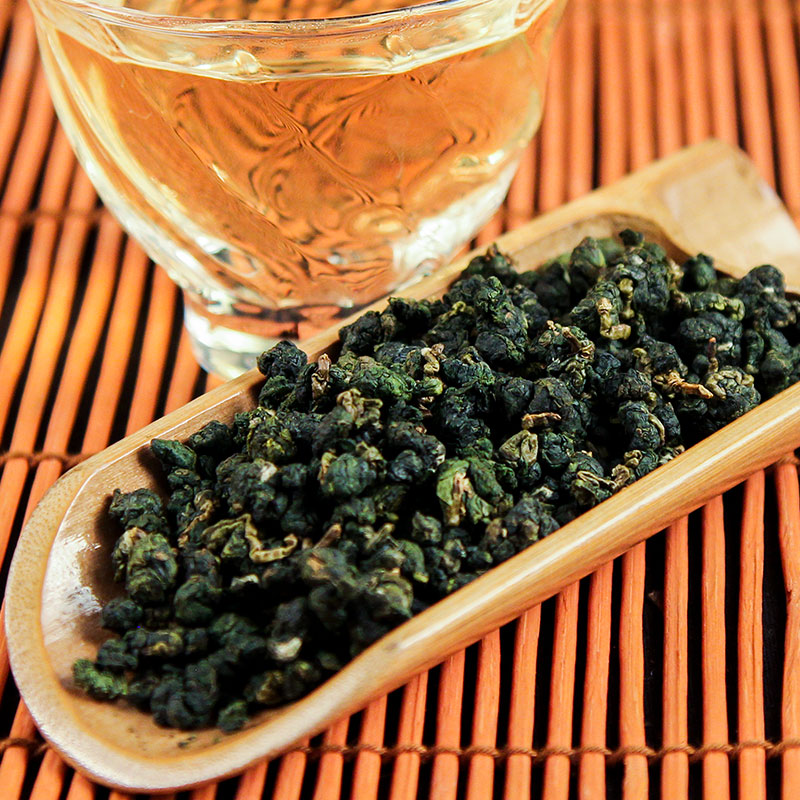  Как называется полуферментированный чай, который занимает промежуточное положение между «жёлтым» и «красным» по китайской классификации ?