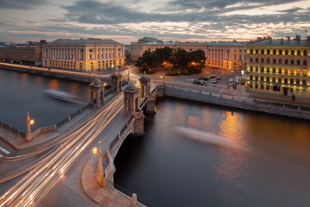 Правда ли, что в Санкт-Петербурге существует мост, сделанный из алюминия?