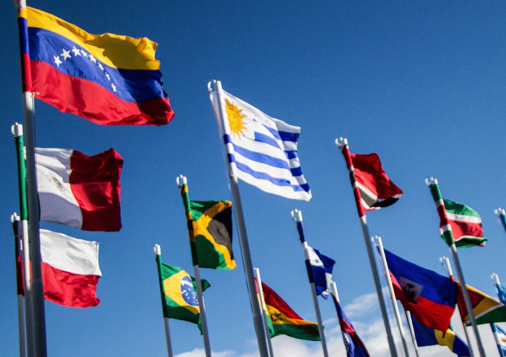  У Латинской Америки первое место среди регионов мира занимается по обеспеченности ресурсами…