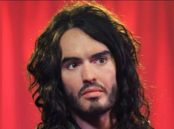 Это настоящий Рассел Брэнд или его копия?